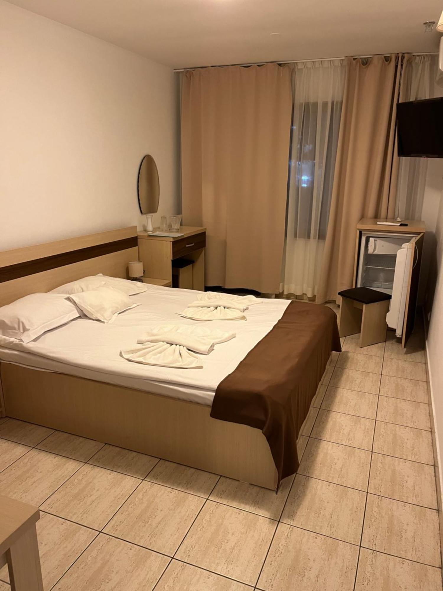 Hotel Selena Boutique Neptun Bagian luar foto