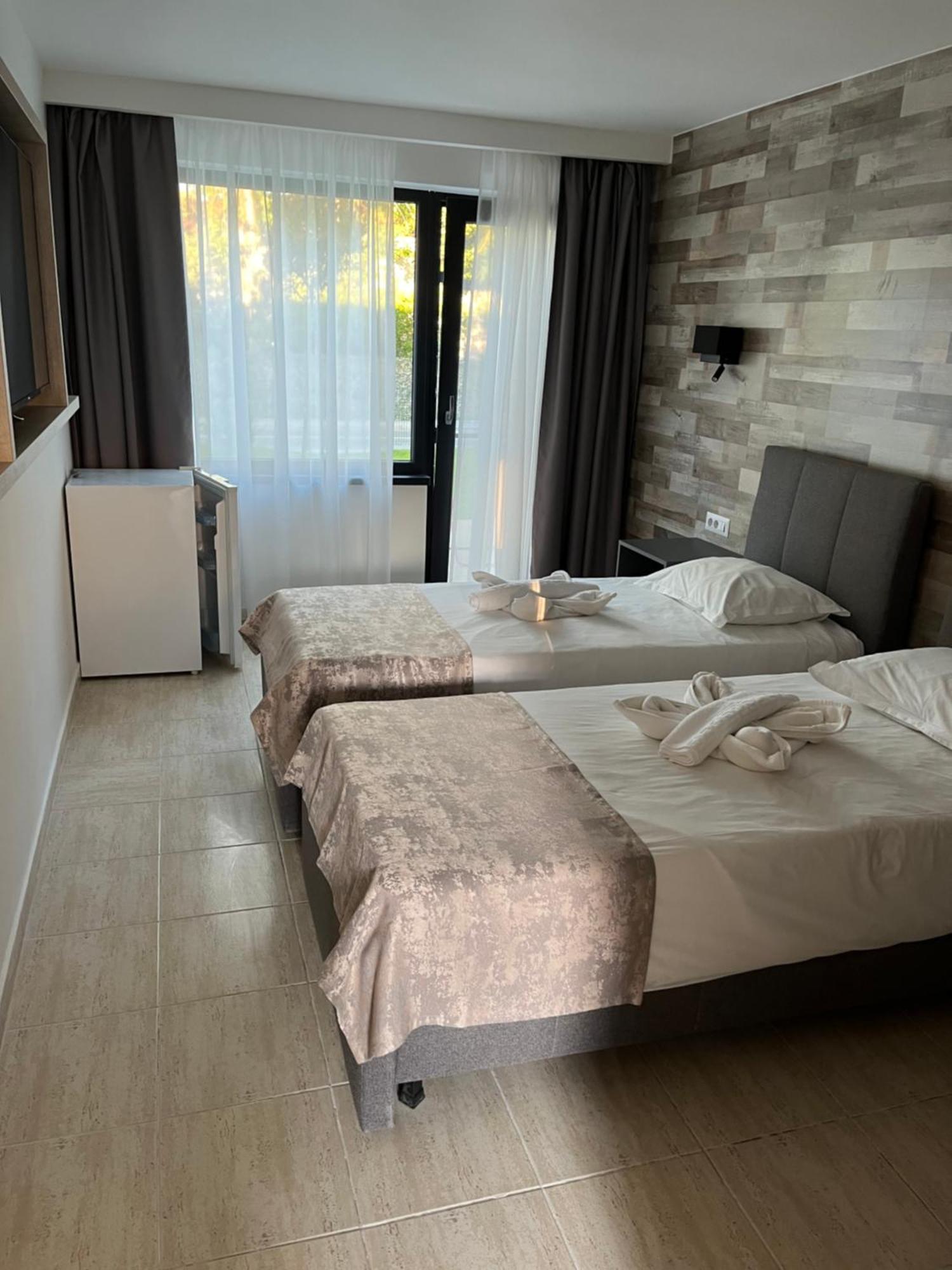 Hotel Selena Boutique Neptun Bagian luar foto