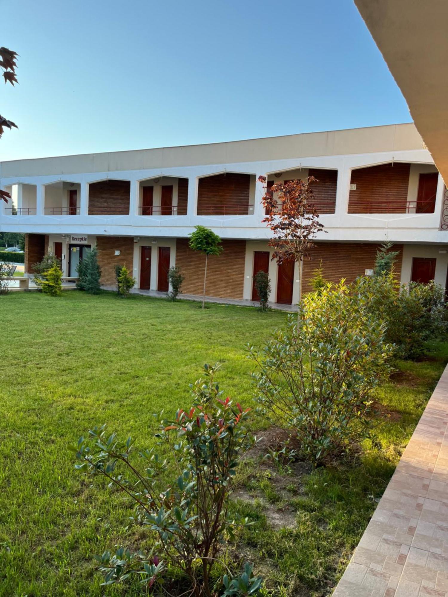 Hotel Selena Boutique Neptun Bagian luar foto