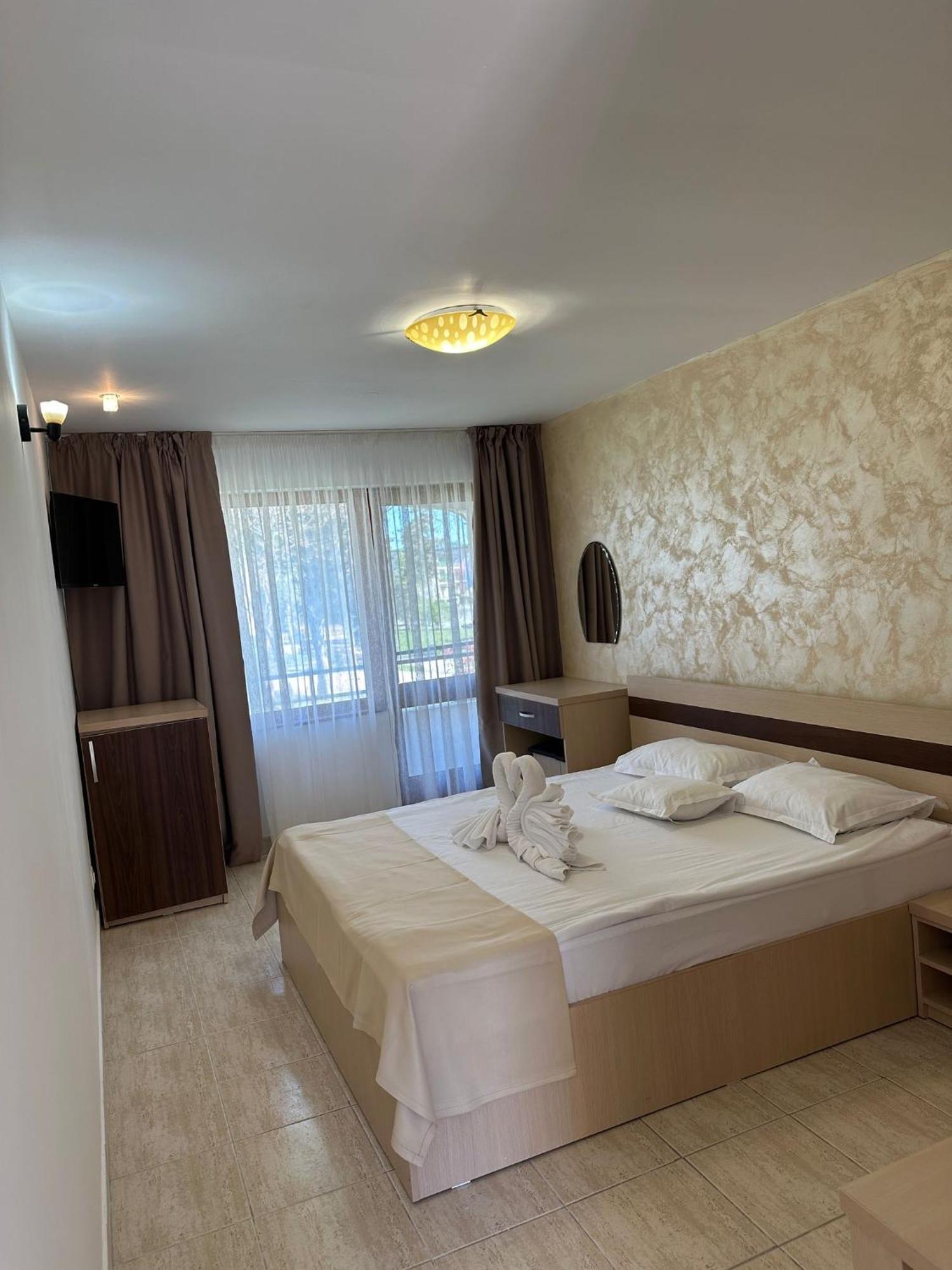Hotel Selena Boutique Neptun Bagian luar foto